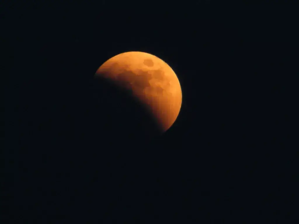 lunar-eclipse-The-Free-Media